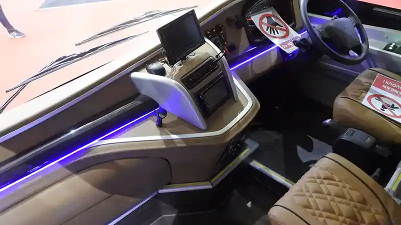 Foto - Menengok Detail Bus 'Herbie' Seharga Rp 3,5 Miliar