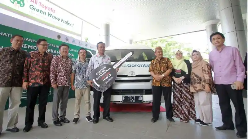 Berita - Toyota Hiace Bertugas Mendukung Konservasi Burung di Gorontalo