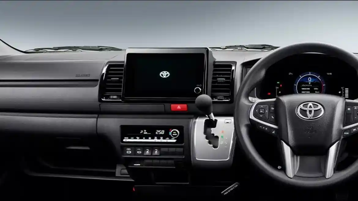 Foto - HiAce Gen V Telah Berumur 22 Tahun, Tetap Awet Ditawarkan Dan Dapat Penyegaran Di Jepang