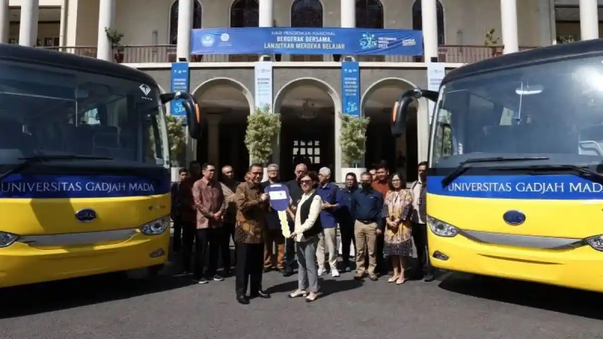 Berita - BKPM Hibah Bus Listrik Ke UGM