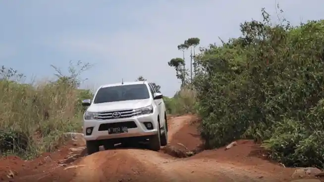 Foto - Daftar Harga double Cabin Terbaru (September 2018)