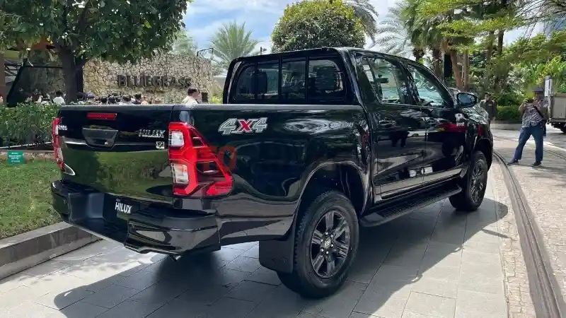 Foto - Toyota Hilux Dapati Facelift (15 FOTO)