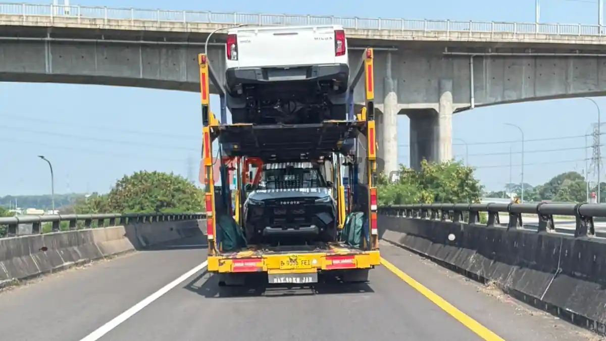 Foto - Hilux Baru Sudah Datang Di Indonesia, Intip Bocoran Spesifikasinya