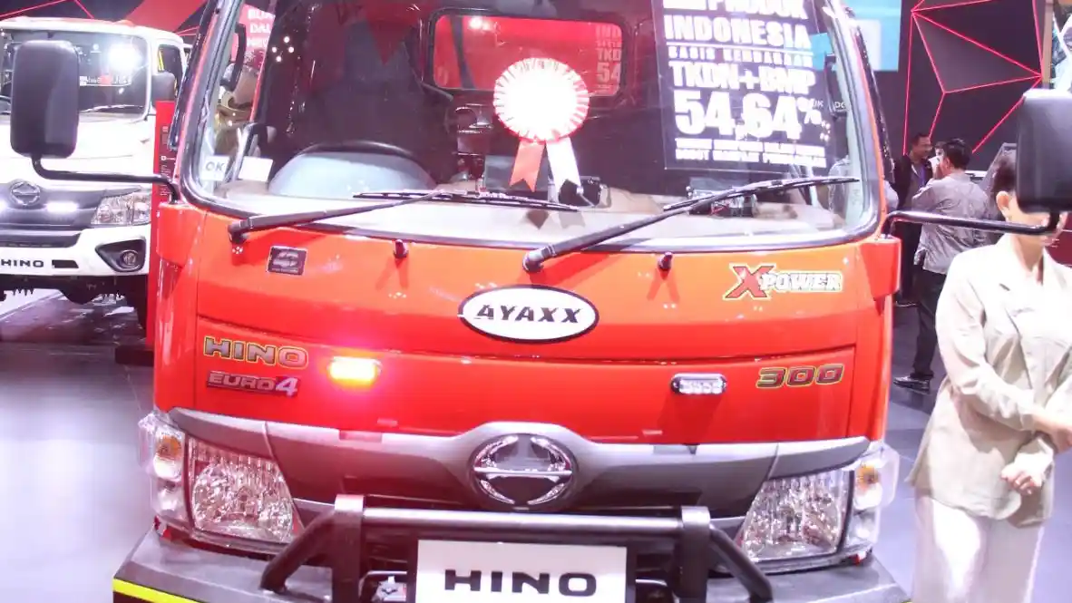 Foto - Hino Umbar DP Ringan 15 Persen Untuk Pembelian Hino 300 di GIIAS 2023