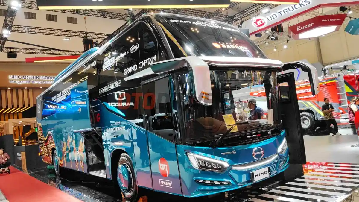 Berita - Hino Beri Penghargaan Karoseri Terbaik di GIIAS 2026
