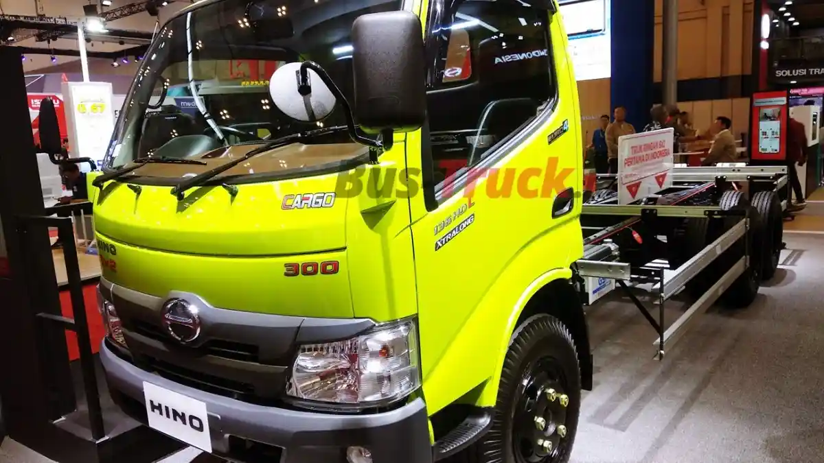 Foto - Hino Terus Rangsek Pasar Bus Di Kalimantan Timur