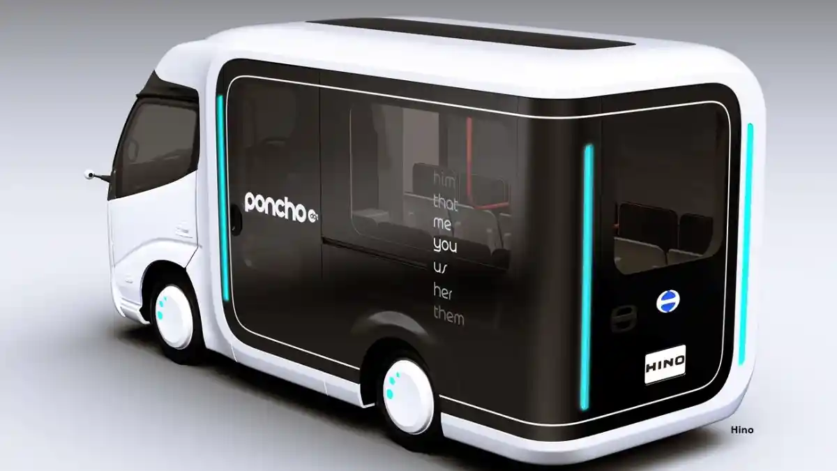 Foto - Melihat Jajaran Model Baru Hino Yang Dipajang Di Japan Mobility Show