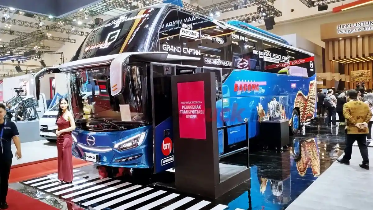 Bus - PO Bagong Borong 61 Unit Bus Hino Di GIIAS 2026