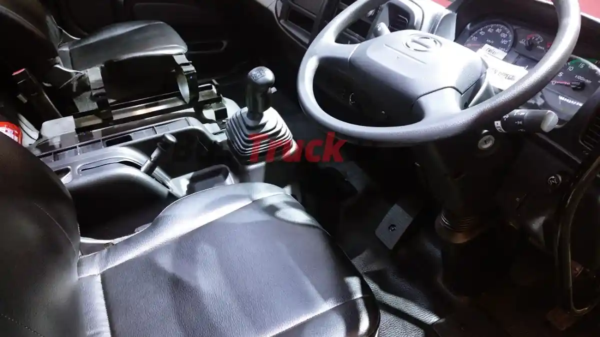 Foto - Di GIIAS 2025 Primajasa Borong 100 Unit Bus Hino