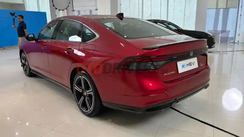 Foto - Beda Dengan CR-V, Accord Tidak Alami Kenaikan Harga Di Pergantian Tahun