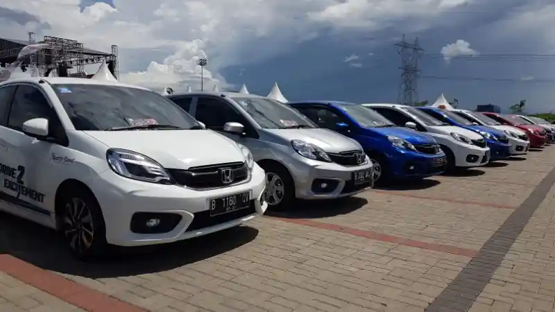 Foto - Honda All New Brio Belum Ada Harganya, Brio Lawas Masih Diproduksi