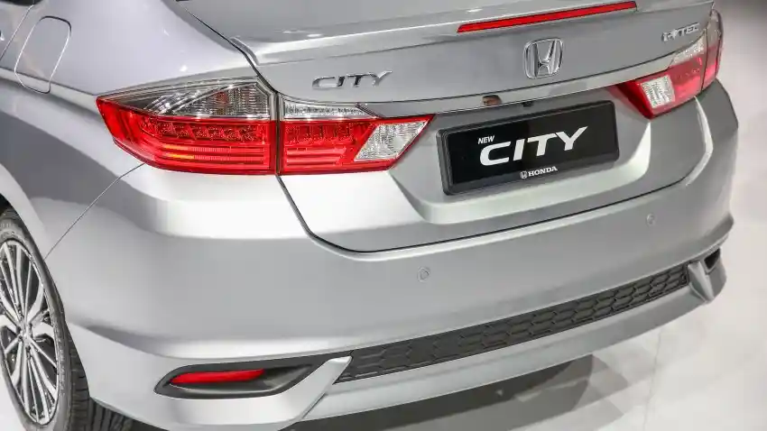 Foto - Honda City Facelift 2017 Rilis Di Malaysia, Begini Detailnya