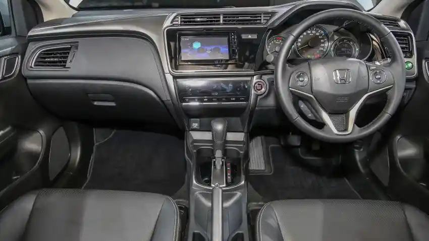 Foto - Honda City Facelift 2017 Rilis Di Malaysia, Begini Detailnya