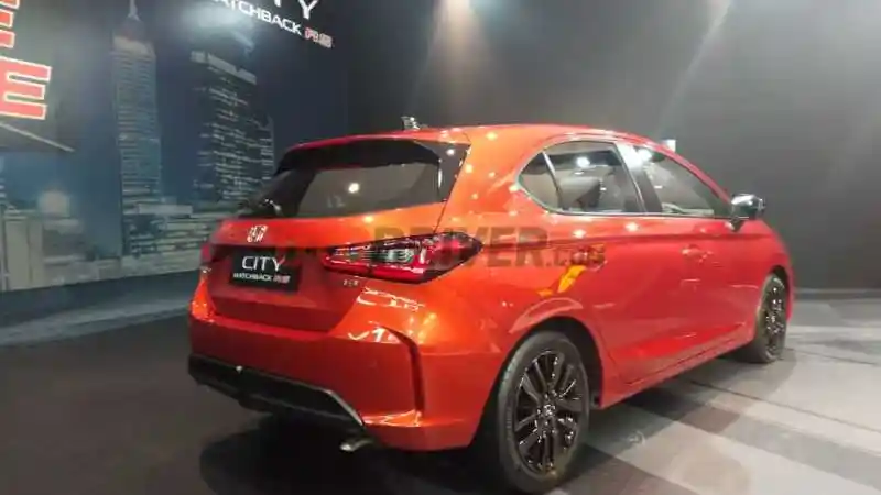 Foto - Pertemuan Pertama Kami Dengan Honda City Hatchback