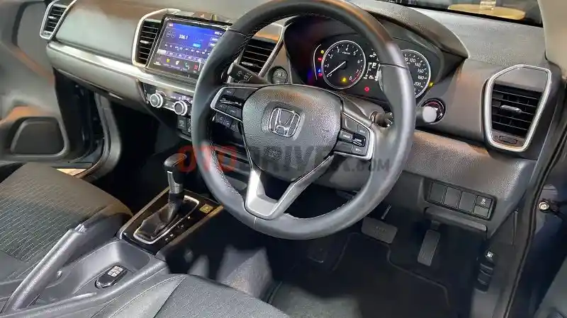 Foto - Selisih Rp 53 Juta, Inilah Perbedaan Honda City Hatchback Dengan Sedan