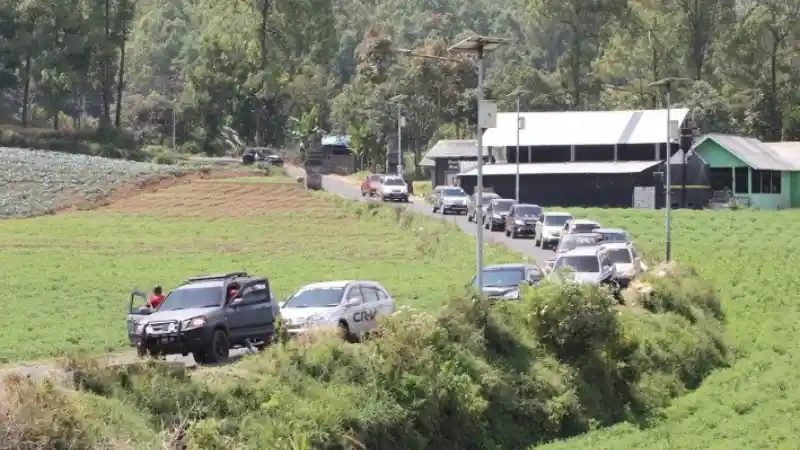 Foto - Gathering Terbesar Club Honda CR-V Terjadi di Malang