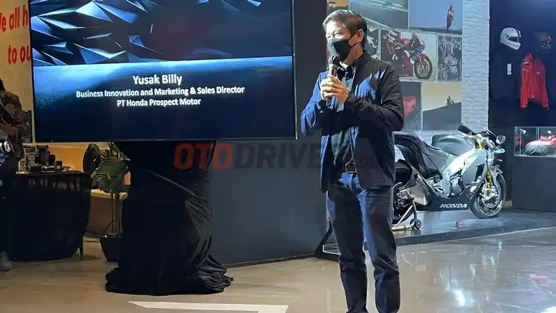 Foto - Meluncur Hari Ini. Honda CR-V Black Edition Resmi Jadi Varian Termahal 
