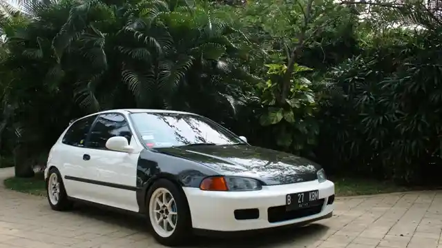 Foto - Mobil Lawas Sebagai Sumber Investasi