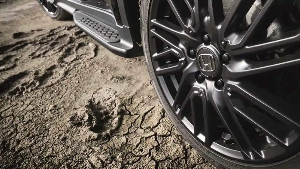 Foto - Honda HR-V Versi Baru Resmi Muncul di Inggris. Tampil Serba-Hitam