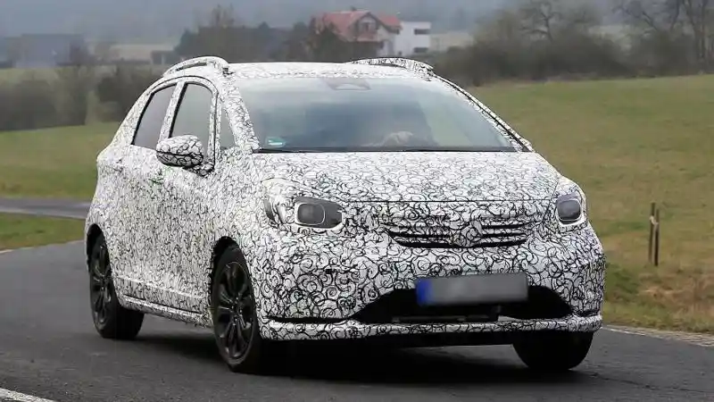 Foto - Seperti Inikah Honda Jazz Generasi Terbaru Bergenre Crossover?