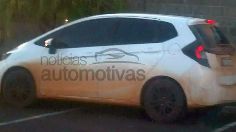 Foto - SPY SHOT: Honda Jazz Facelift 2017 Mulai Menampakkan Diri