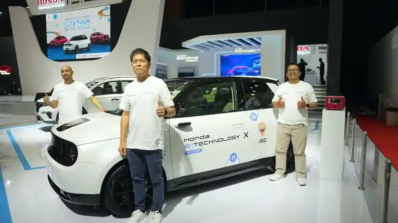 Berita - Kolaborasi Honda Dengan Komunitas Pemandu Wisata Gunakan Produk Elektrifikasinya