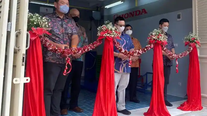 Foto - Service Honda di Tomohon Lebih Nyaman Berkat Adanya KMG Manado