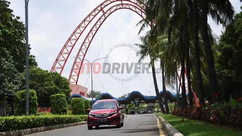 Foto - Konsumsi BBM Honda Mobilio Facelift Hampir Sentuh 20 KM/Liter!
