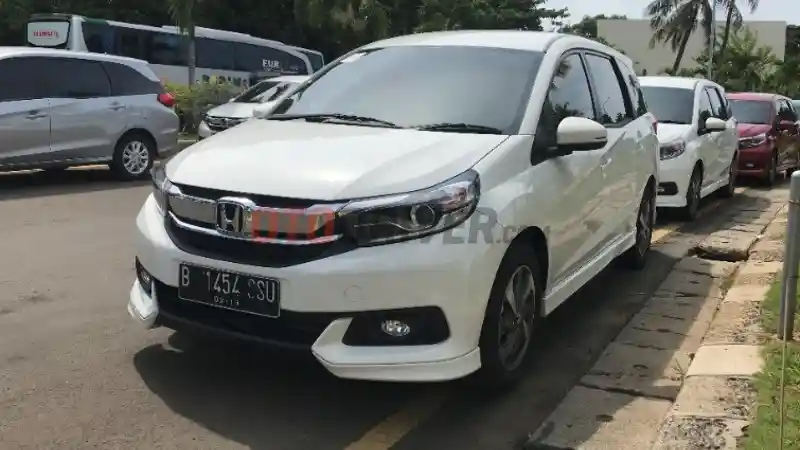 Foto - FIRST DRIVE: Honda New Mobilio E CVT 2019