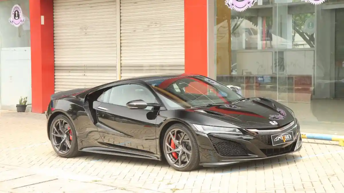 Foto - Klaim Konsumsi BBM Honda NSX Tak Jauh Beda Dengan Wuling Cortez