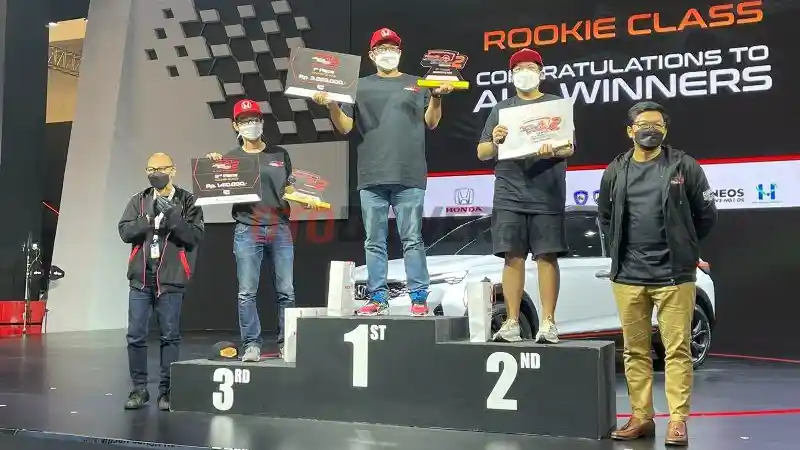 Foto - Inilah Para Pemenang Honda Racing Simulator Championship 2