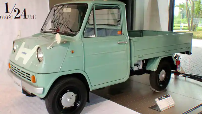 Foto - Inilah Mobil-Mobil Pertama Pabrikan Mobil kondang