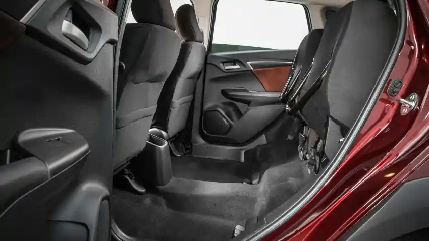 Foto - Inilah Interior Honda WR-V. Mirip Jazz? (6 Foto)