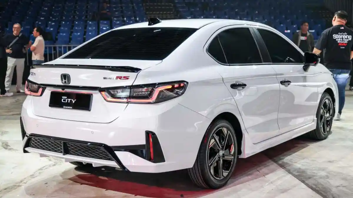 Foto - Honda City Facelift Resmi Hadir di Malaysia, Begini Penampakannya