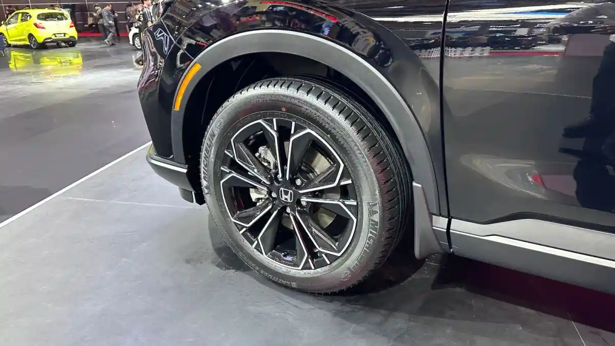 Foto - Honda CR-V e:HEV Kini Tak Sampai Rp 800 Juta, Dapat Apa Saja?