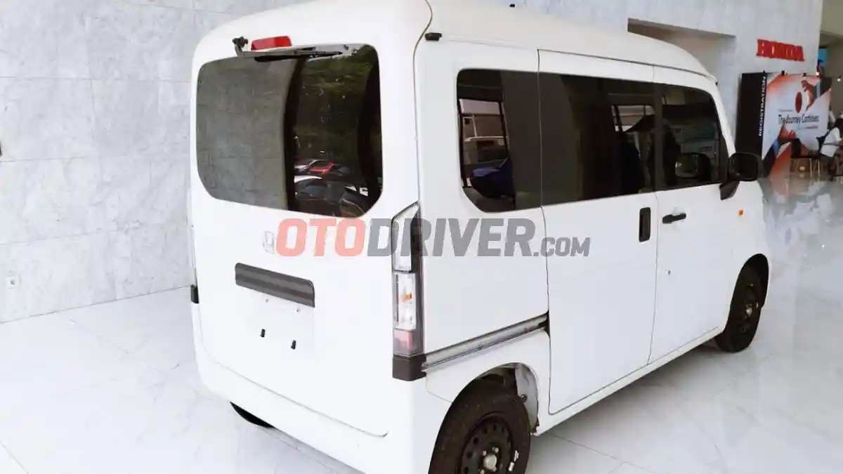 Foto - Honda N-Van EV, Microvan Kaya Fitur Canggih