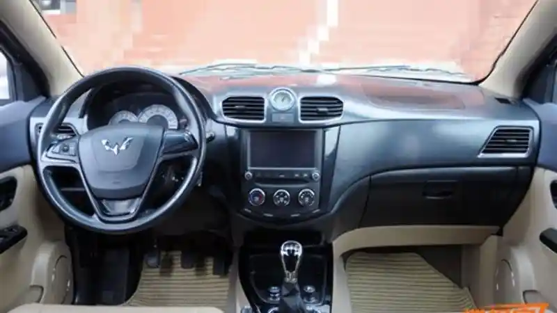 Foto - Intip Interior MPV Listrik Wuling Rong Guang
