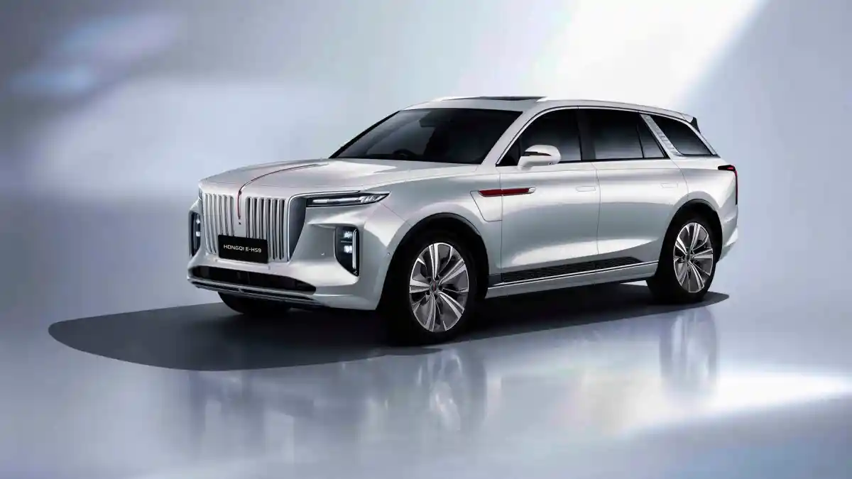 Foto - Cara Hongqi Mendefinisikan Kemewahan dan Prestise Ala Timur