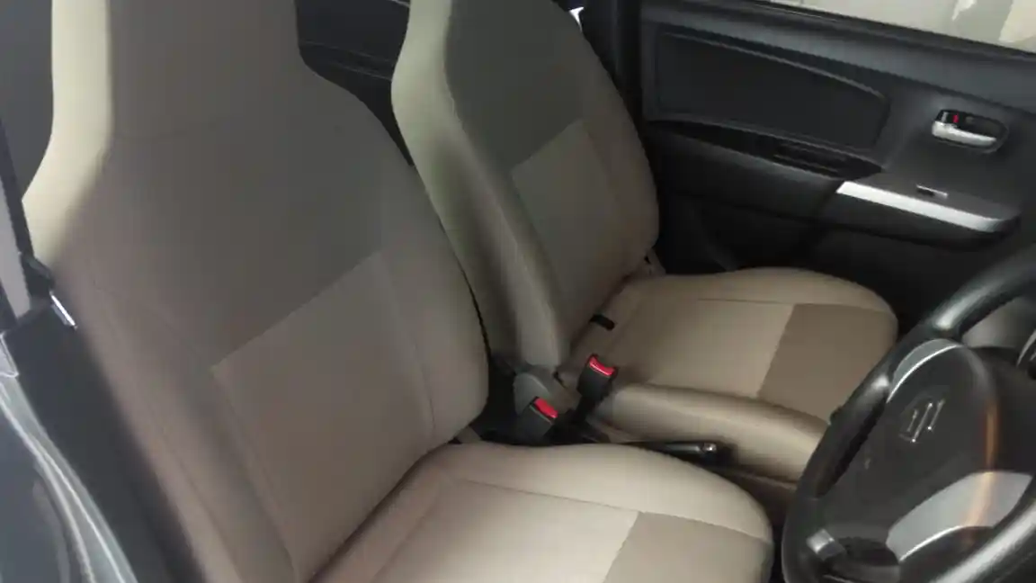 Berita - Simsalabim, Cara Mudah Bersihkan Jok Berbahan Fabric