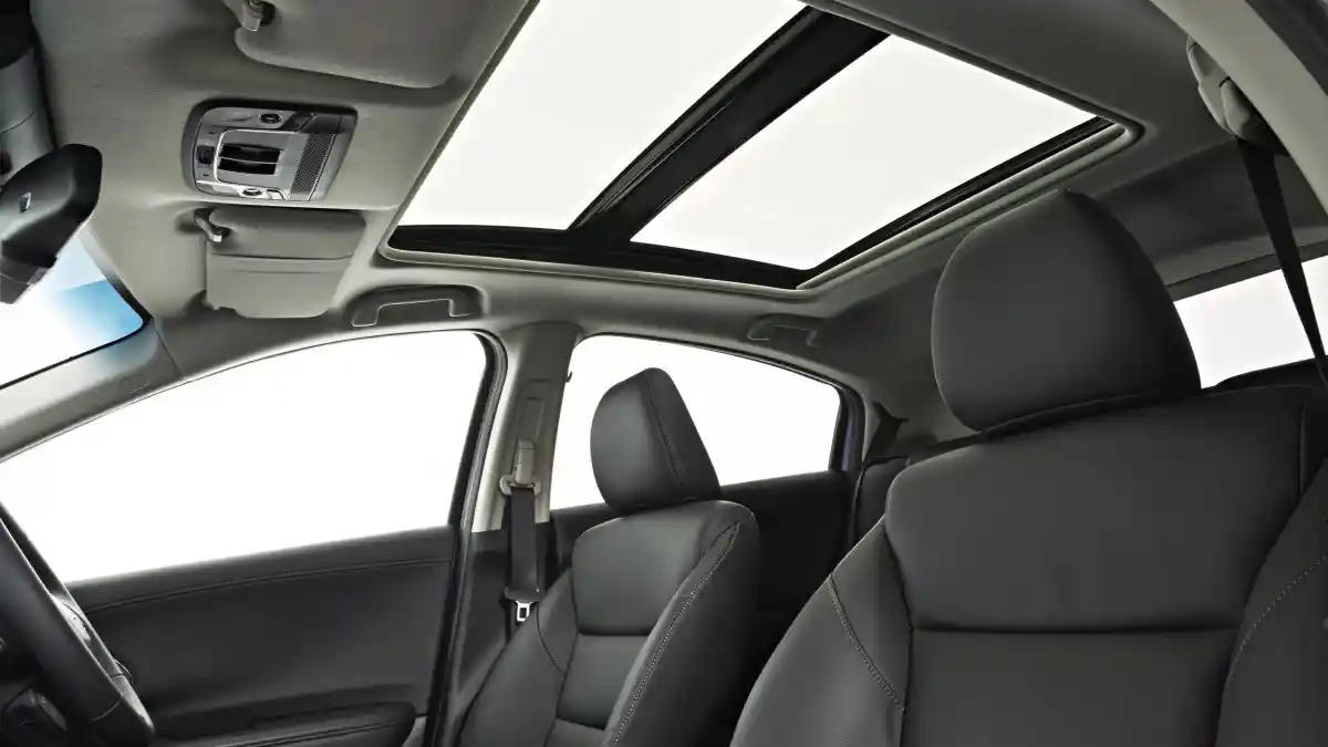 Foto - Ketika C-HR Bertemu HR-V Prestige, Ini Kekurangan dan Kelebihannya