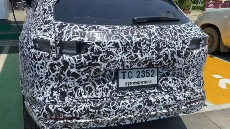 Foto - SPY SHOT: Honda HR-V Listrik Di Thailand