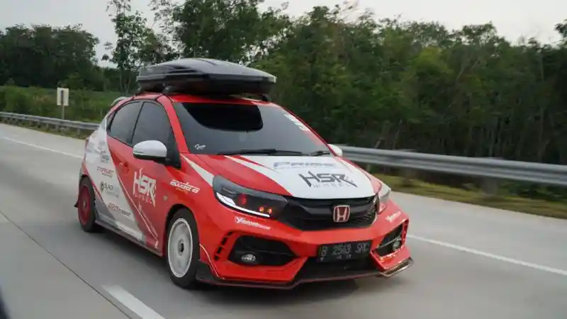 Foto - Jalanan Sumatera Jadi Ajang Pengujian Kualitas Dan Kekuatan Pelek Aftermarket Lokal