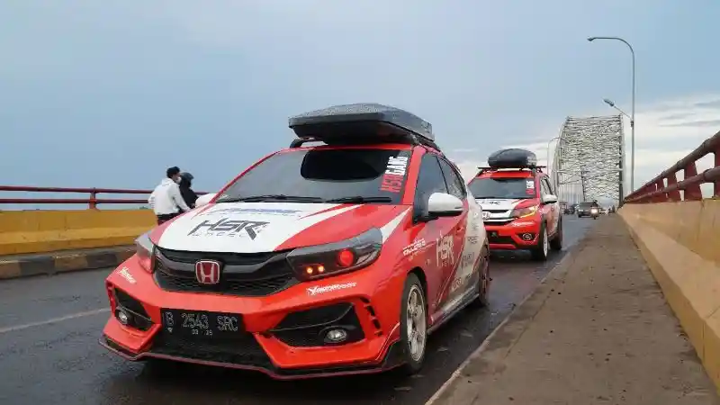 Foto - Jalanan Sumatera Jadi Ajang Pengujian Kualitas Dan Kekuatan Pelek Aftermarket Lokal