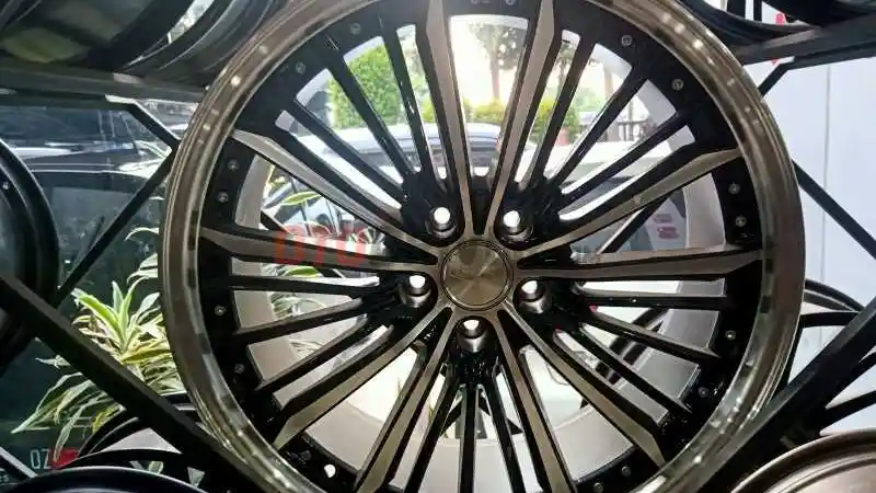 Foto - Bangga Produk Lokal, HSR Wheel Fasilitasi Modifikator Tanah Air untuk Desain Velg