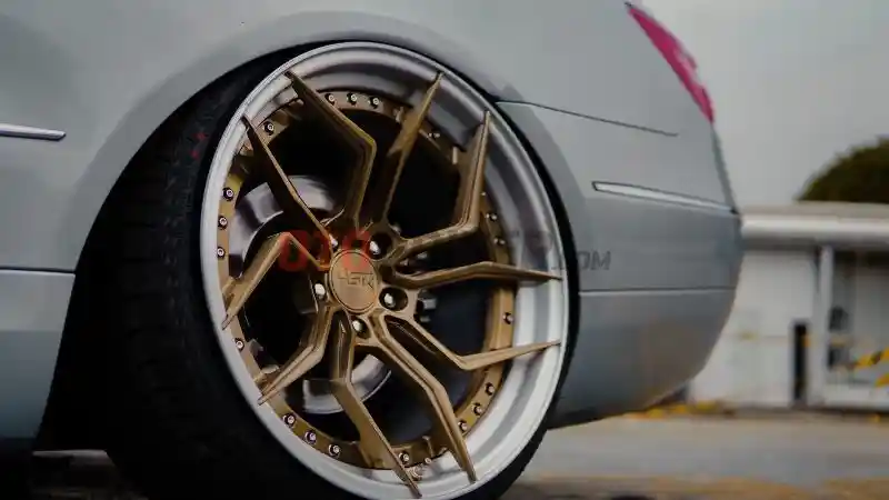 Foto - Tips Mengganti Pelek Besar Tanpa Mengganggu Performa Mobil