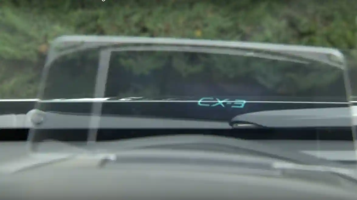 Foto - Mazda CX-3 Tawarkan Head Up Display, Satu-Satunya Di Kelasnya