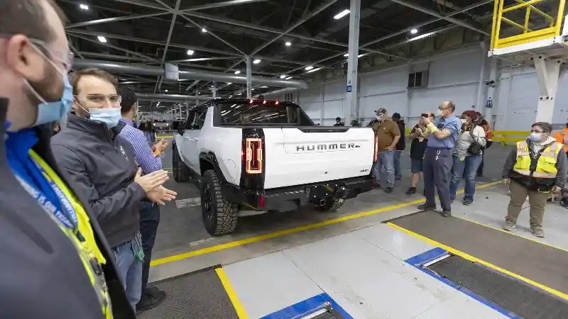 Foto - GMC Resmi Luncurkan Hummer EV