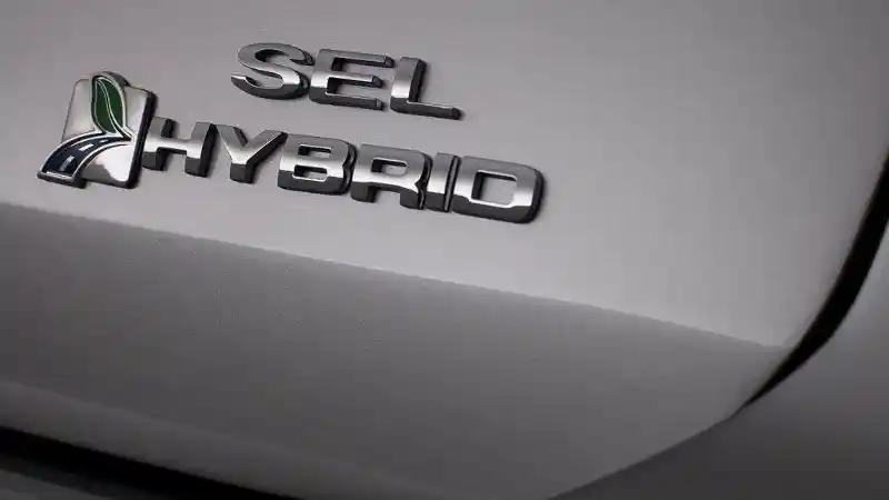 Berita - Bengkel Khusus Mobil Hybrid Dan EV Kini Hadir Di Indonesia