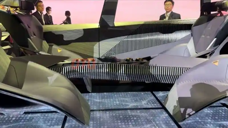 Foto - Nissan Hyper Tourer, MPV Mewah Penerus Elgrand?