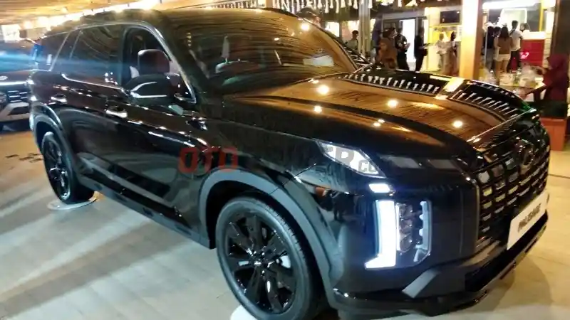 Tips - Effort Lebih Untuk Perawatan Eksterior Mobil Berwarna Hitam